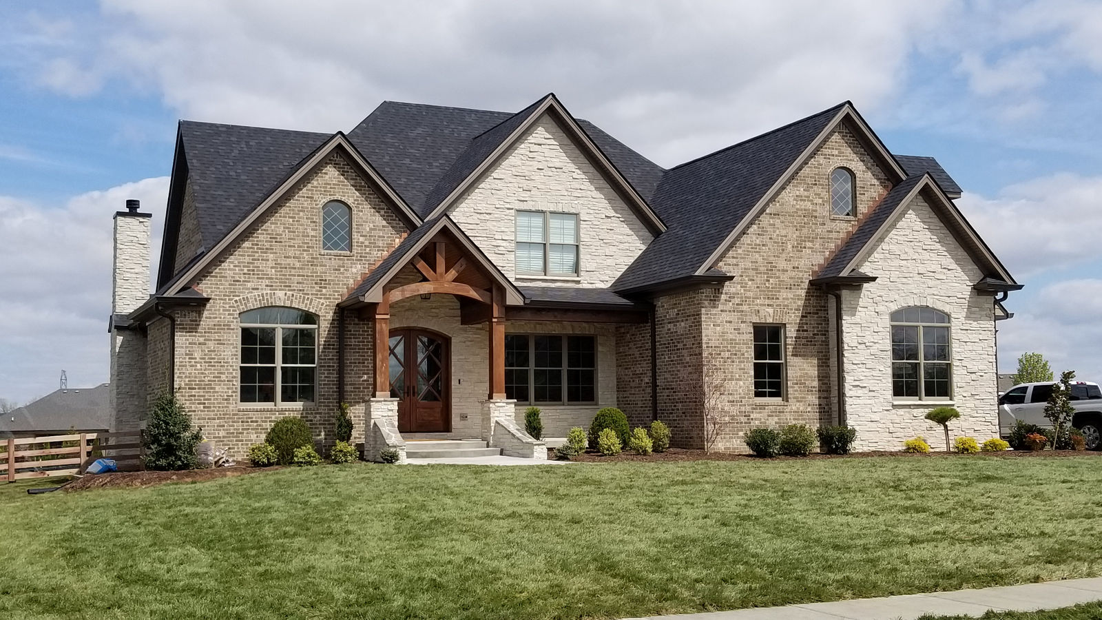 House front from the Gale Custom Homes portfolio
