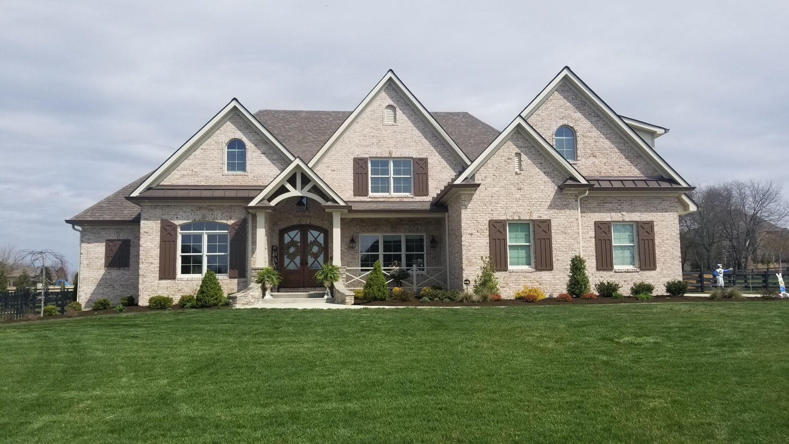 House front from the Gale Custom Homes portfolio